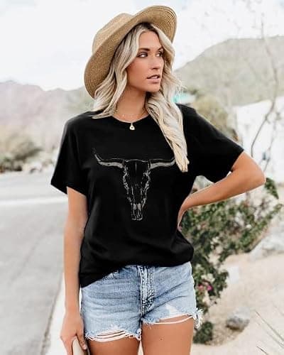 Boho Cow Skull Shirt Women Cowgirl t Shirt Vintage Western Rodeo Graphic Tee Short Sleeve Bull Skull Casual Top
