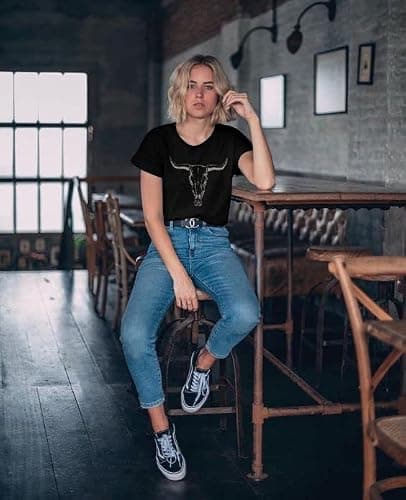 Boho Cow Skull Shirt Women Cowgirl t Shirt Vintage Western Rodeo Graphic Tee Short Sleeve Bull Skull Casual Top